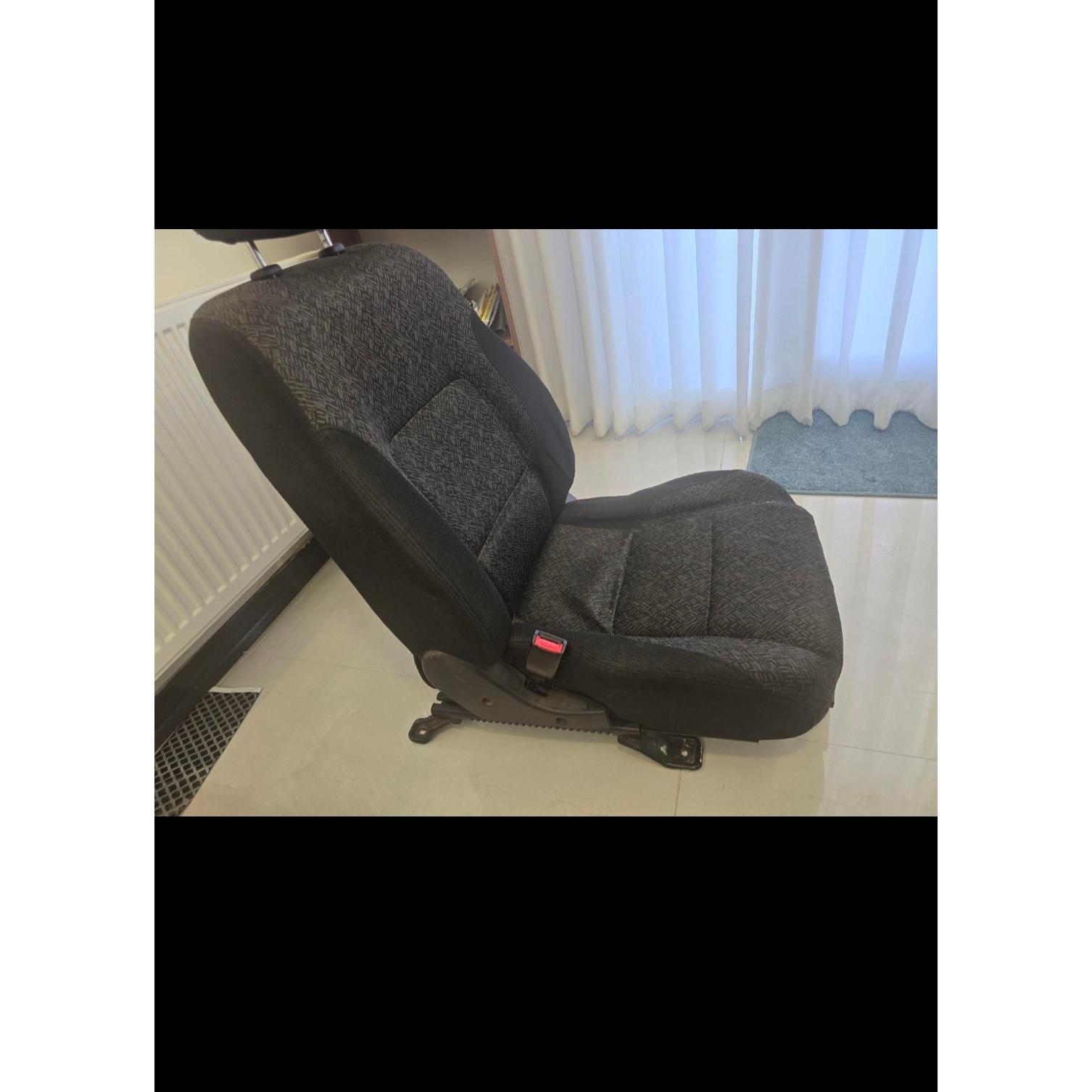 صندلی سمت راننده برلیانس سری 300