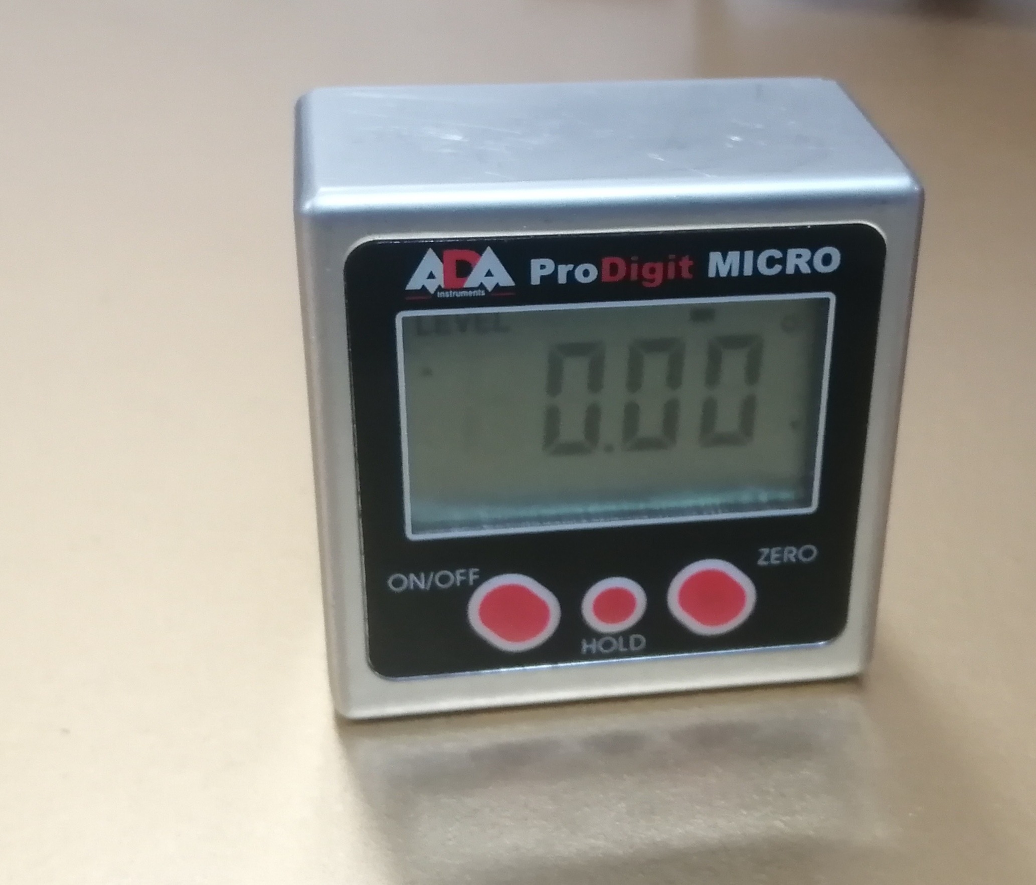 زاویه سنج دیجیتال