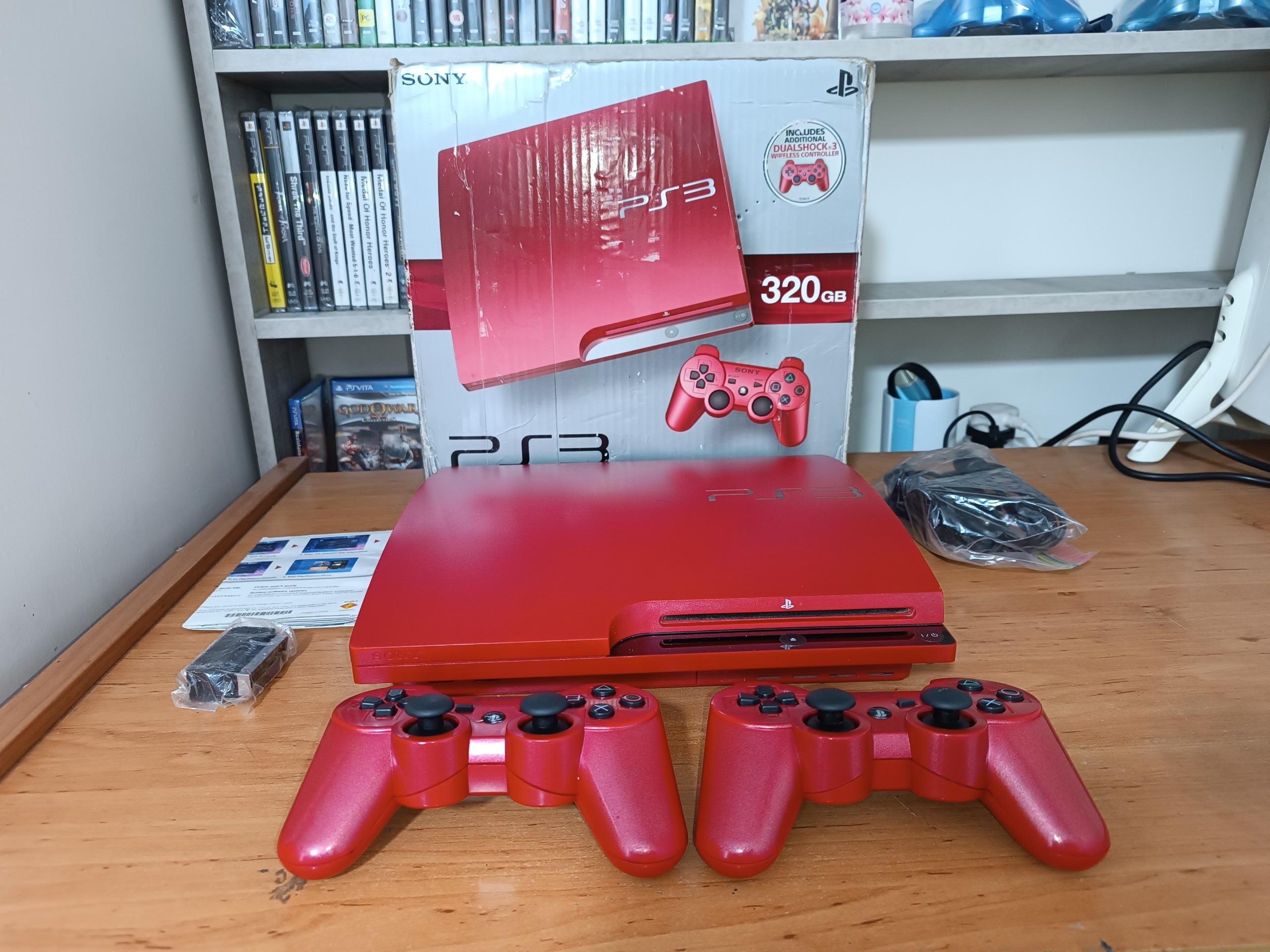 Ps3 slim red 320 gb
