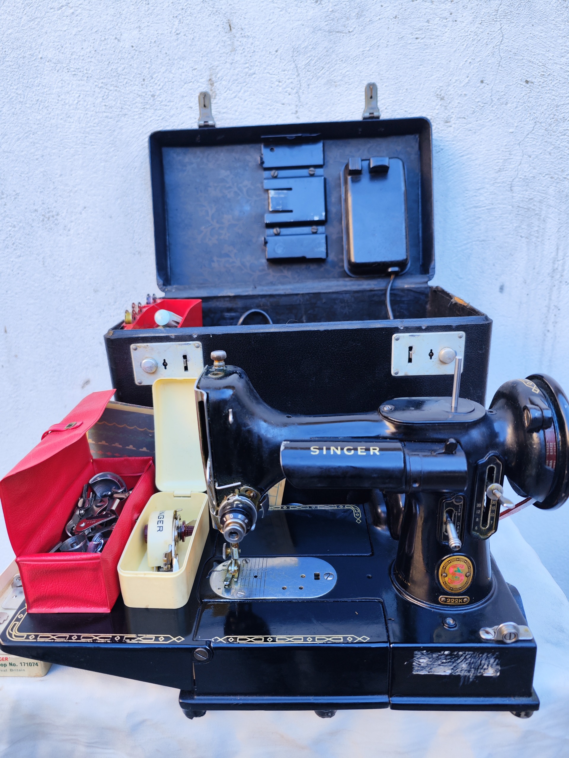 چرخ خیاطی عتیقه سینگر انگلیسی سایز کوچیک