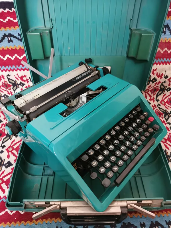 ماشین تایپ لاتین نویس olivetti studio 45