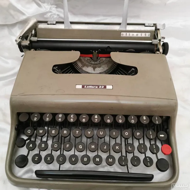 ماشین تایپ olivetti lettera 22 ایتالیایی سالم