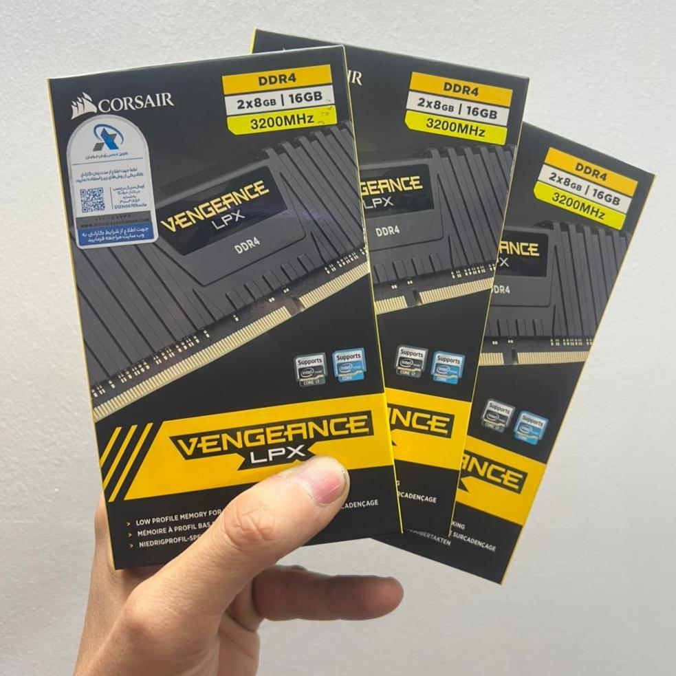 رم کورسیر 16 گیگ با باس 3200 گارانتی اصلی