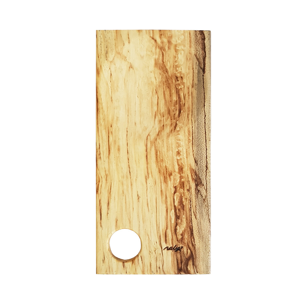 زیر ملاقه ای چوبی کنار گاز افرا