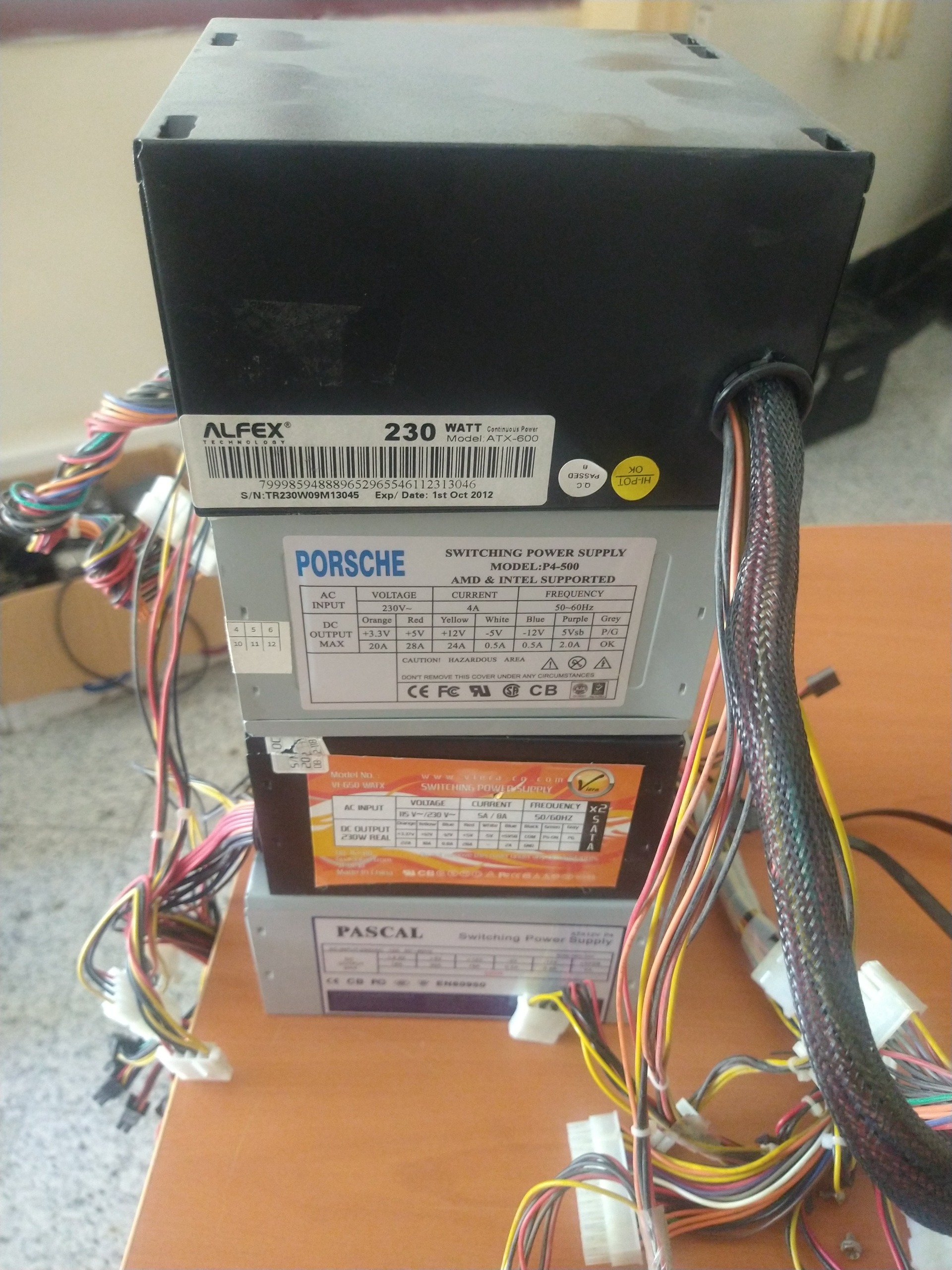 4 عدد پاور 230 هرکدام 230و2 عدد 500 وات هرکدام 400