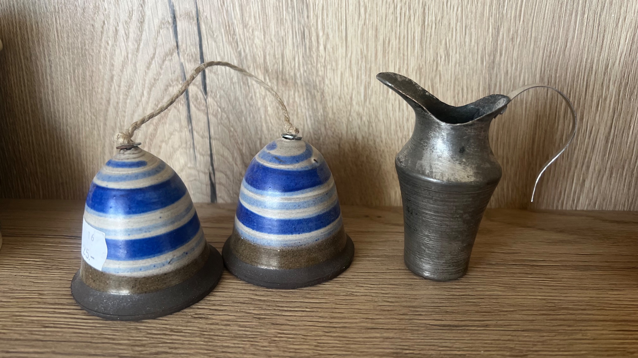 زنگوله و پارچ مسی قدیمی