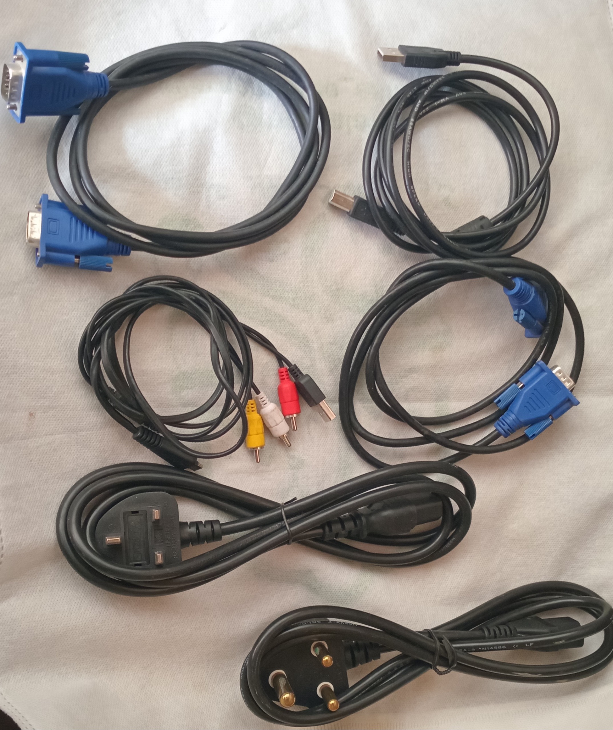 مزایده محدود 6 عدد کابل کامپیوتر