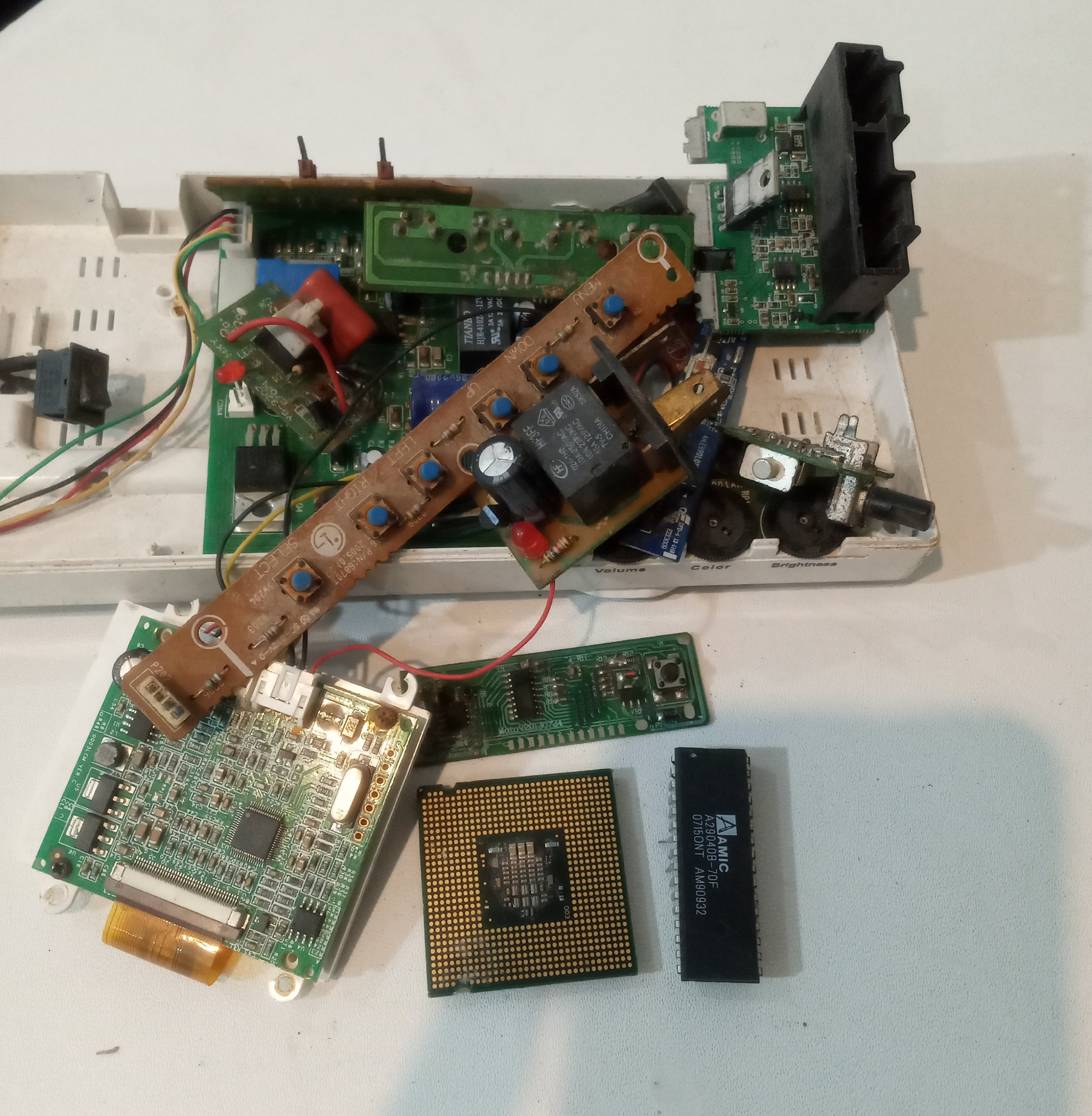 تعدادی برد و cpu بازیافتی