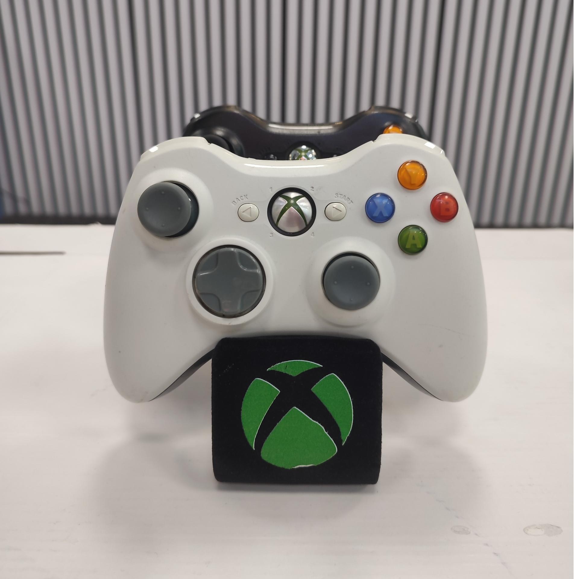 دسته ایکس باکس 360 سفید و مشکی