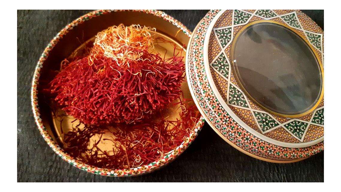 یک مثقال زعفران فوق اعلاء تازه 100 درصد تضمینی جعبه