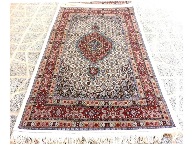یک جفت قالیچه دستباف ابریشم دار1/5متری