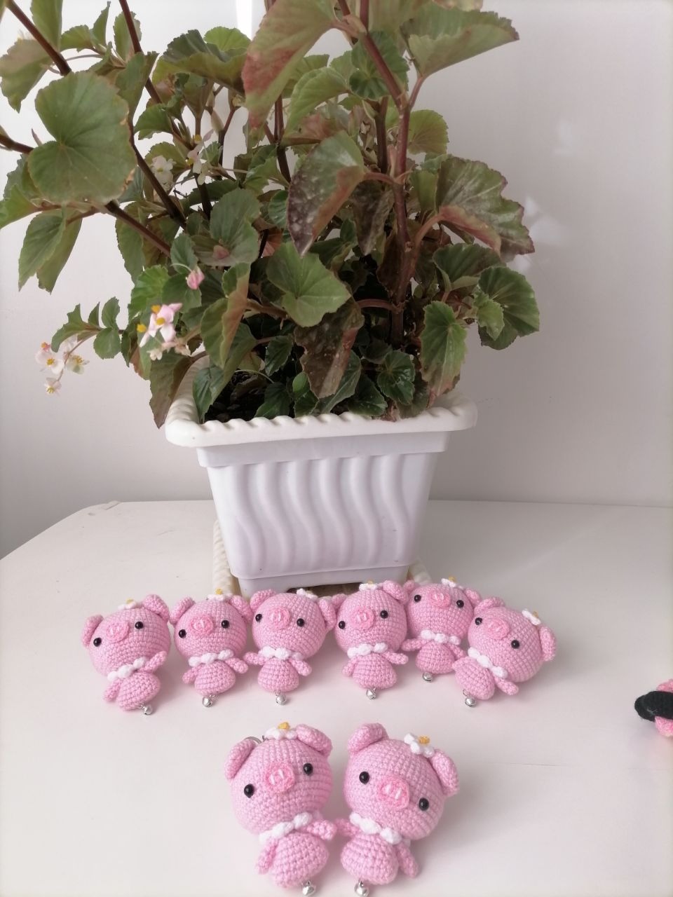 آویز خوک زنگوله دار