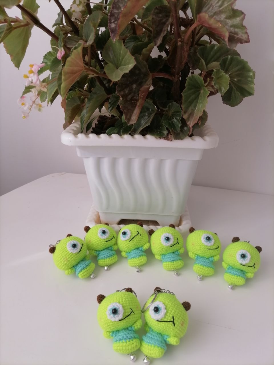 آویز تک چشم زنگوله دار