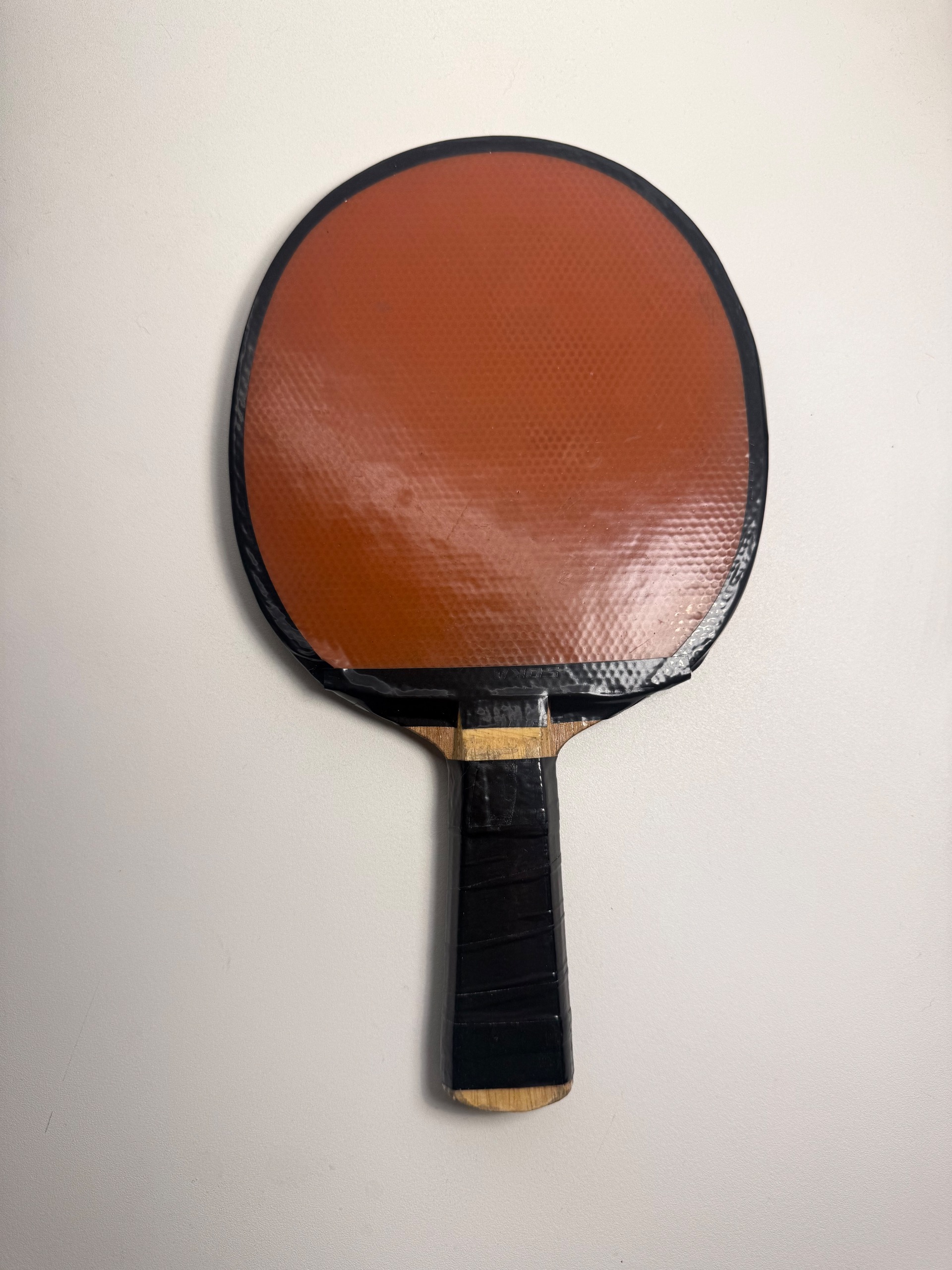 راکت قدیمی تنیس روی میز