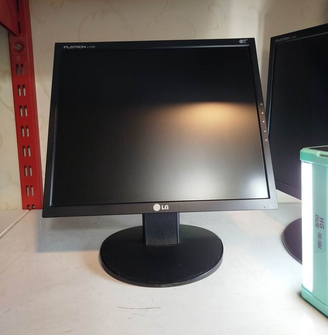 مانیتور17 اینچ الجی LG 1752s بسیار تمیز