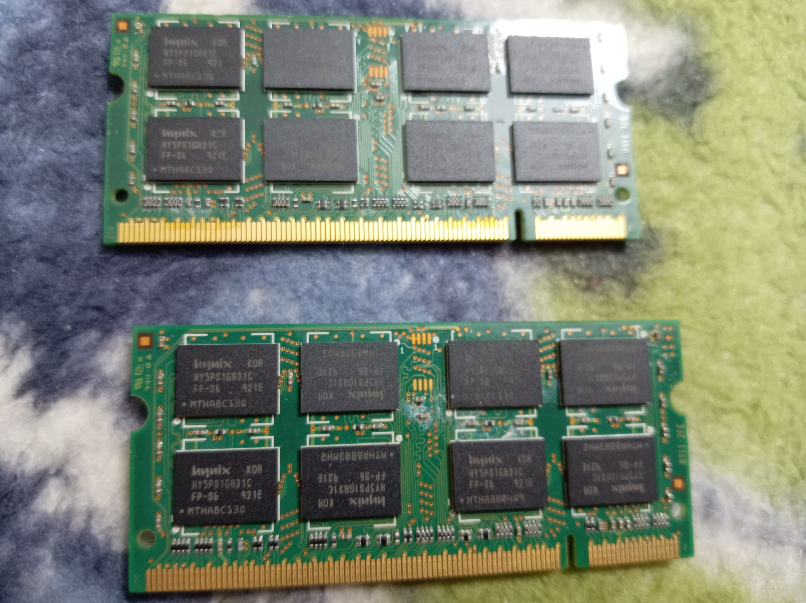رم 2گیگ ddr2لپ تاپی هاینکس باس 800