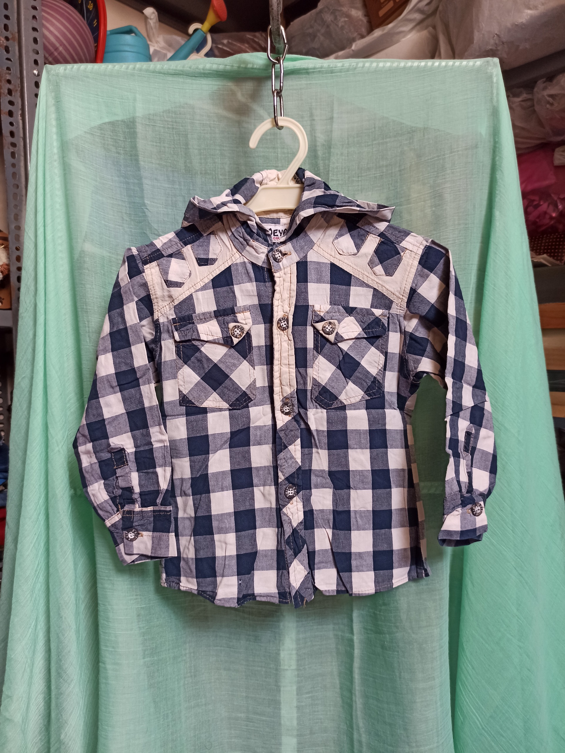 پیراهن چهارخانه کلاهدار