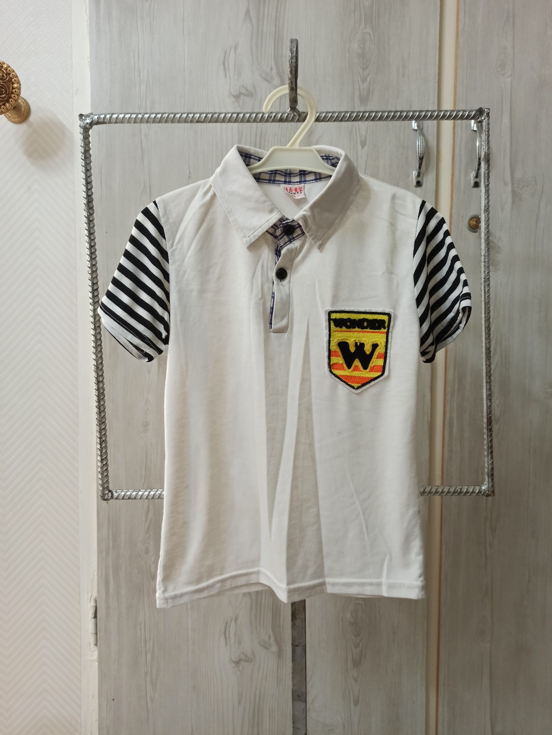 تی شرت سفید اسپرت