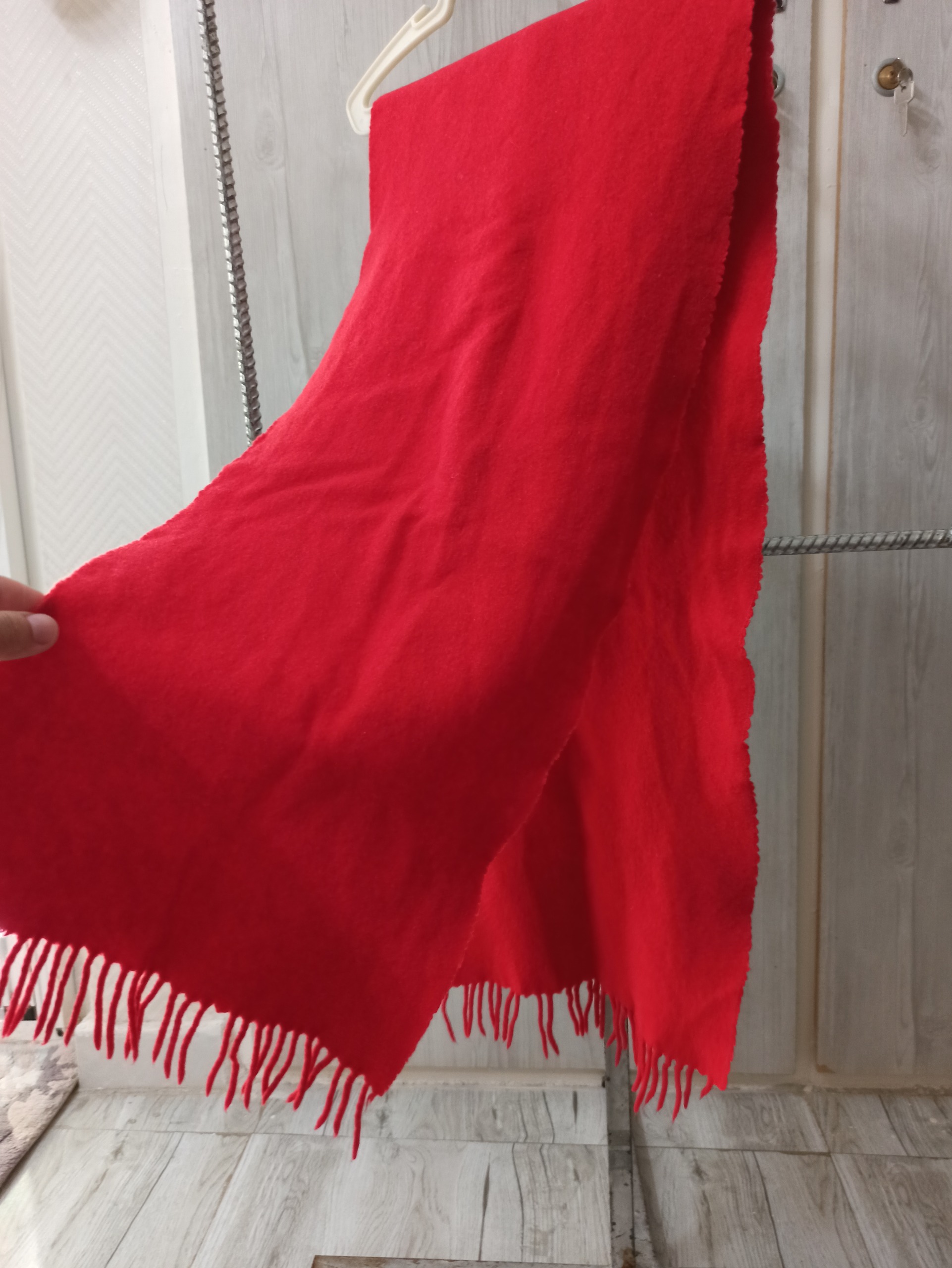 شال گردن نمدی قرمز