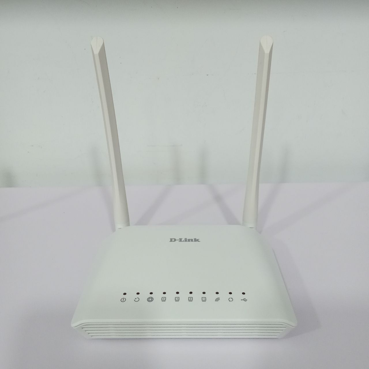 مودم روتر بی سیم N 300 ADSL2/VDSL2 DSL-226 استوک