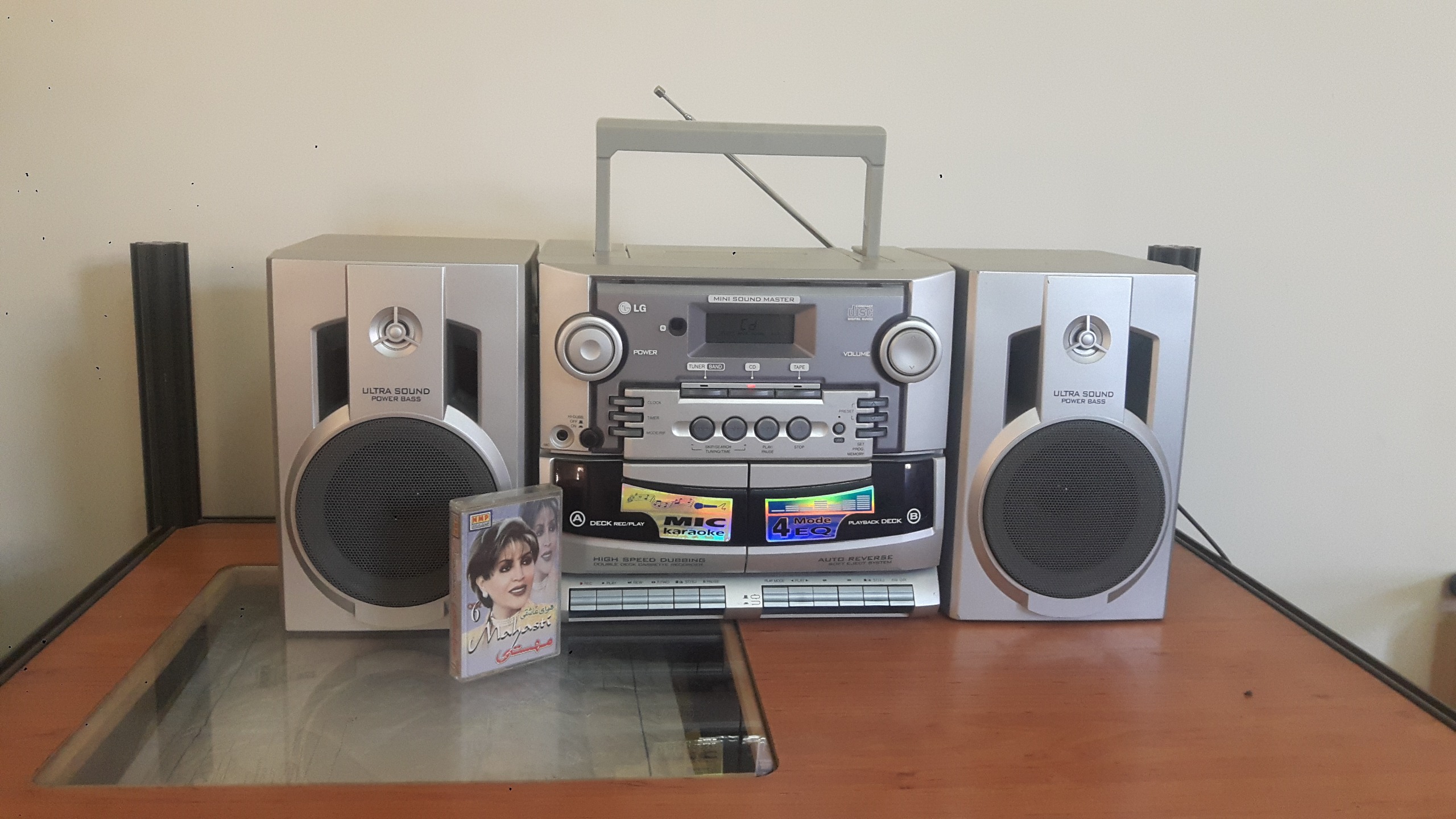 رادیوظبط استریوپرتابل LG مدل CD_1000S توضیح دارد