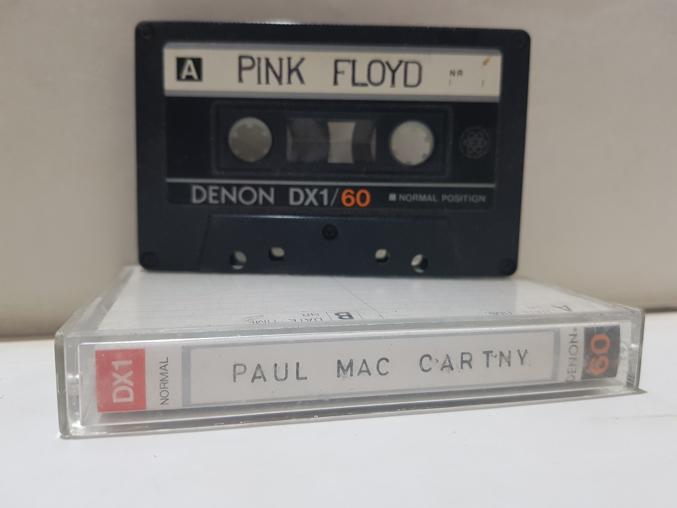 نوارکاست خارجی ( PINK FLOYD ) توضیح دارد