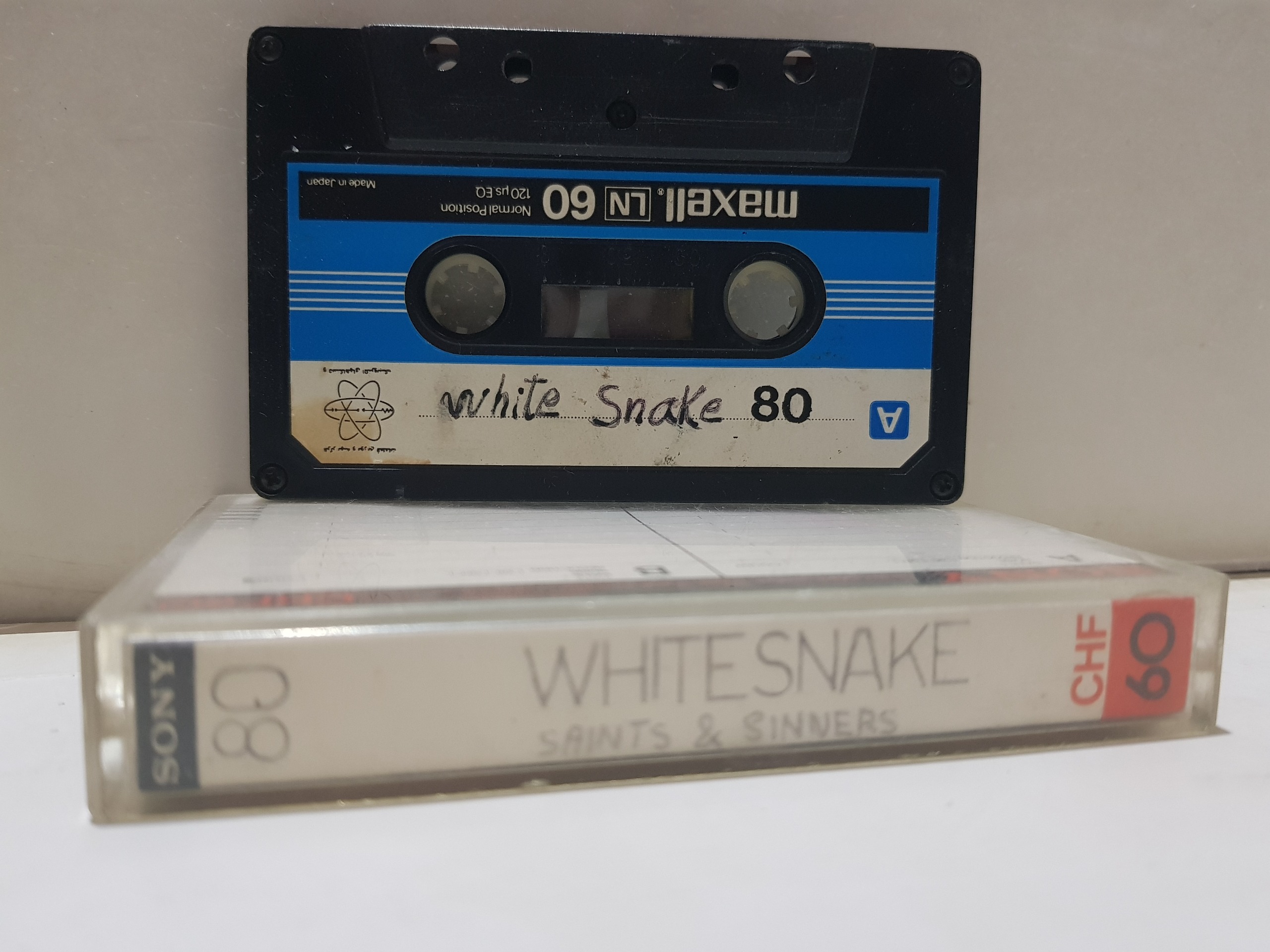 نوارکاست خارجی ( WHITE SNAKE 80 )  توضیح دارد