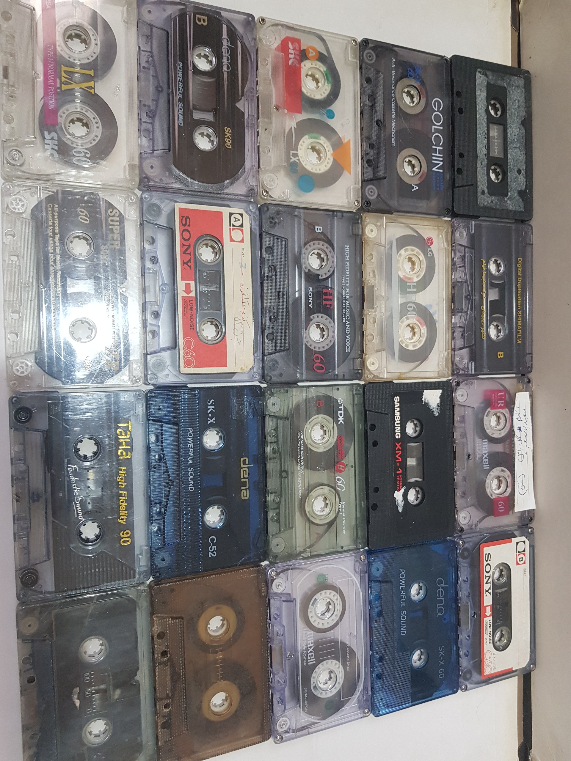 نوار کاست تعداد  ( 40 عدد ) توضیح دارد