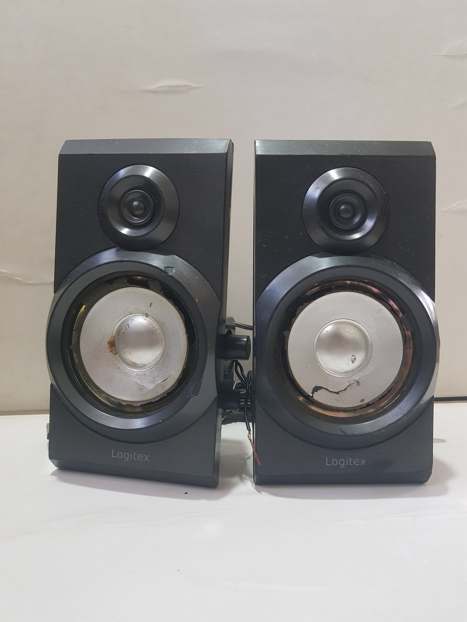 اسپیکر Logitex مدل S_500 توضیح دارد