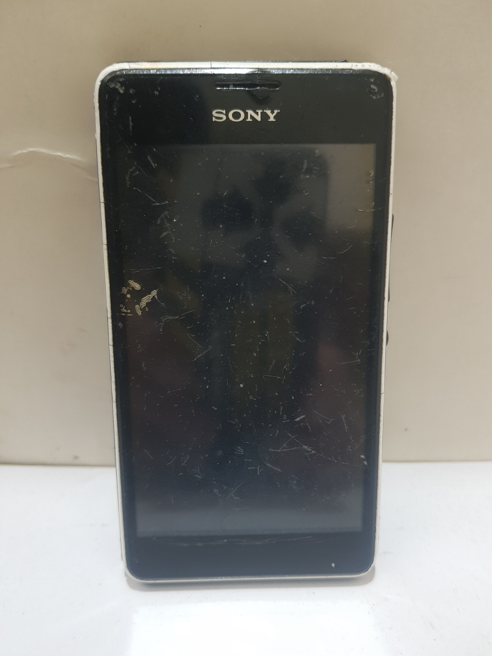 موبایل SONYمدل E1معیوب توجه و دقت به توضیحات مهم
