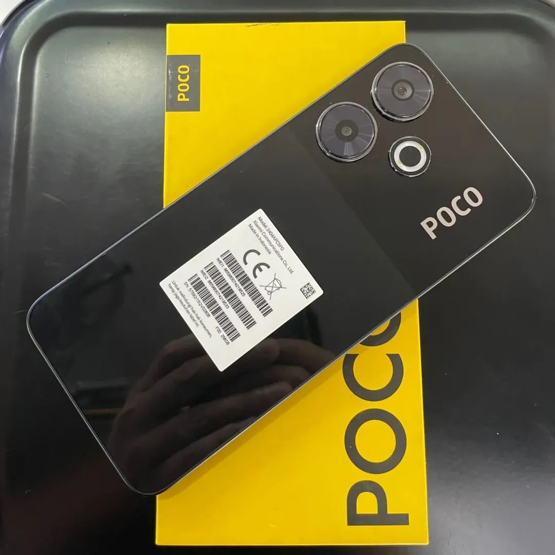 Poco m6 حافظه 256 و رم8 رنگ مشکی