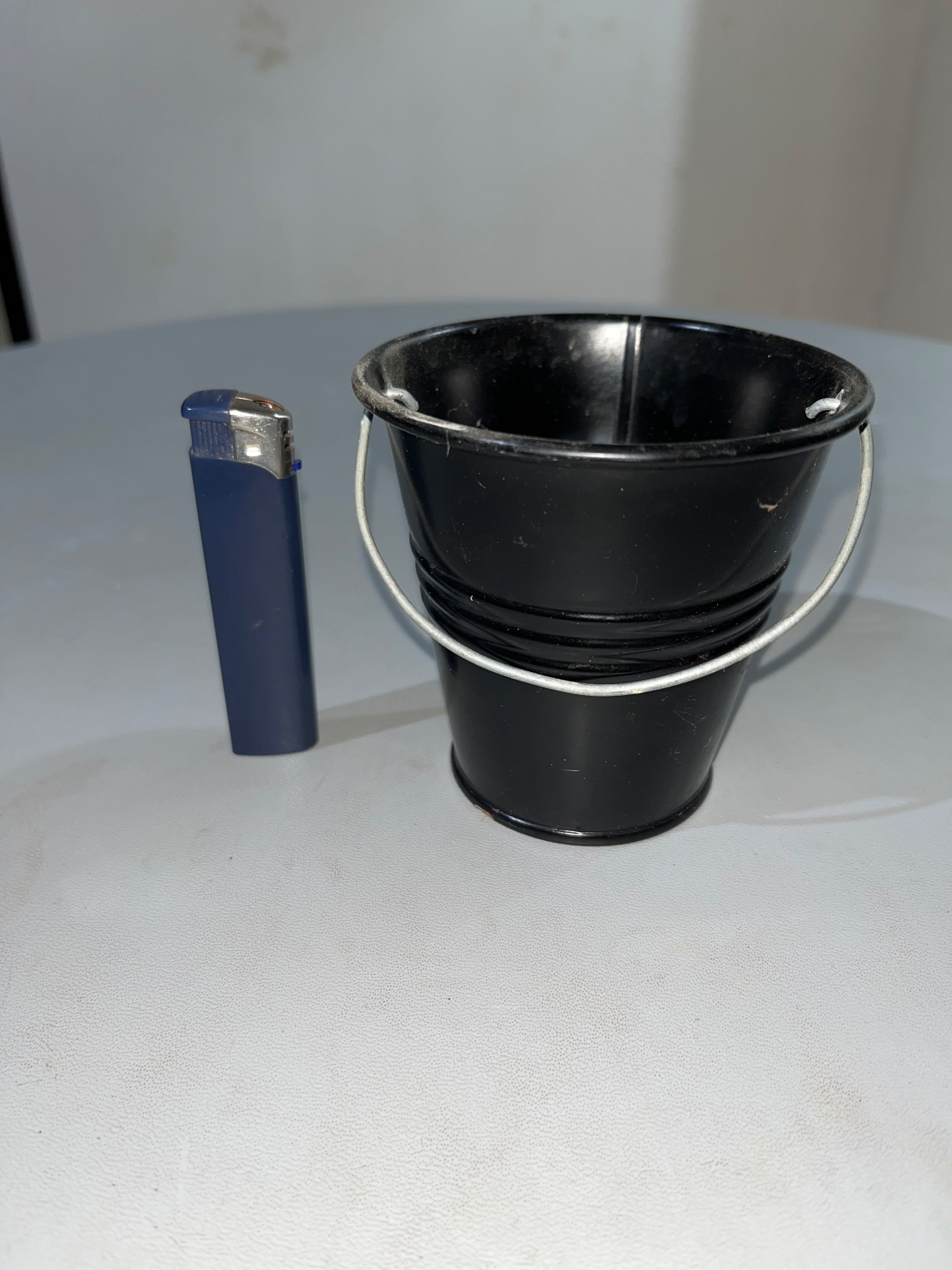 سطل فلزی کوچک