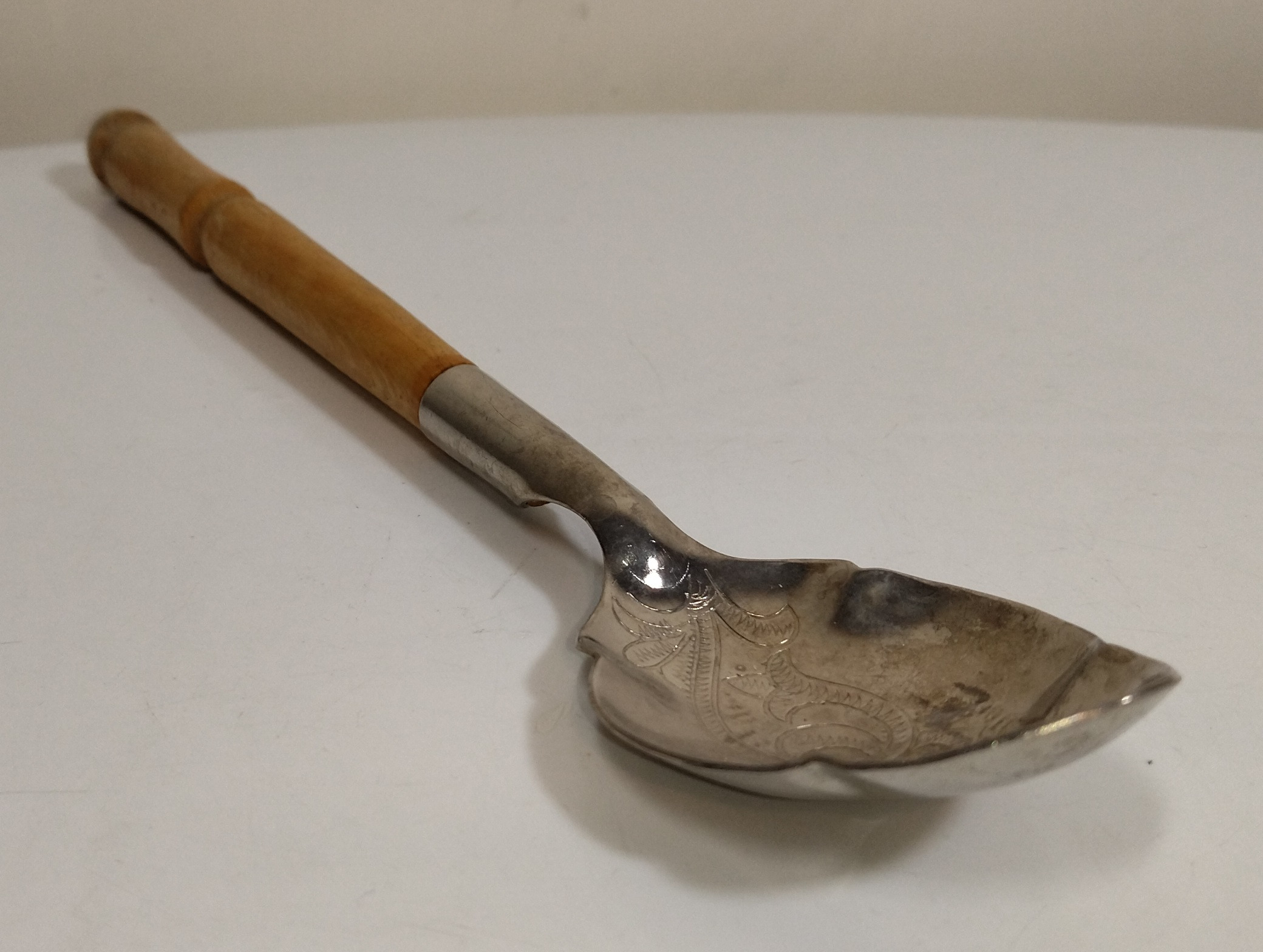 ملاقه دسته چوبی قدیمی کد M-40