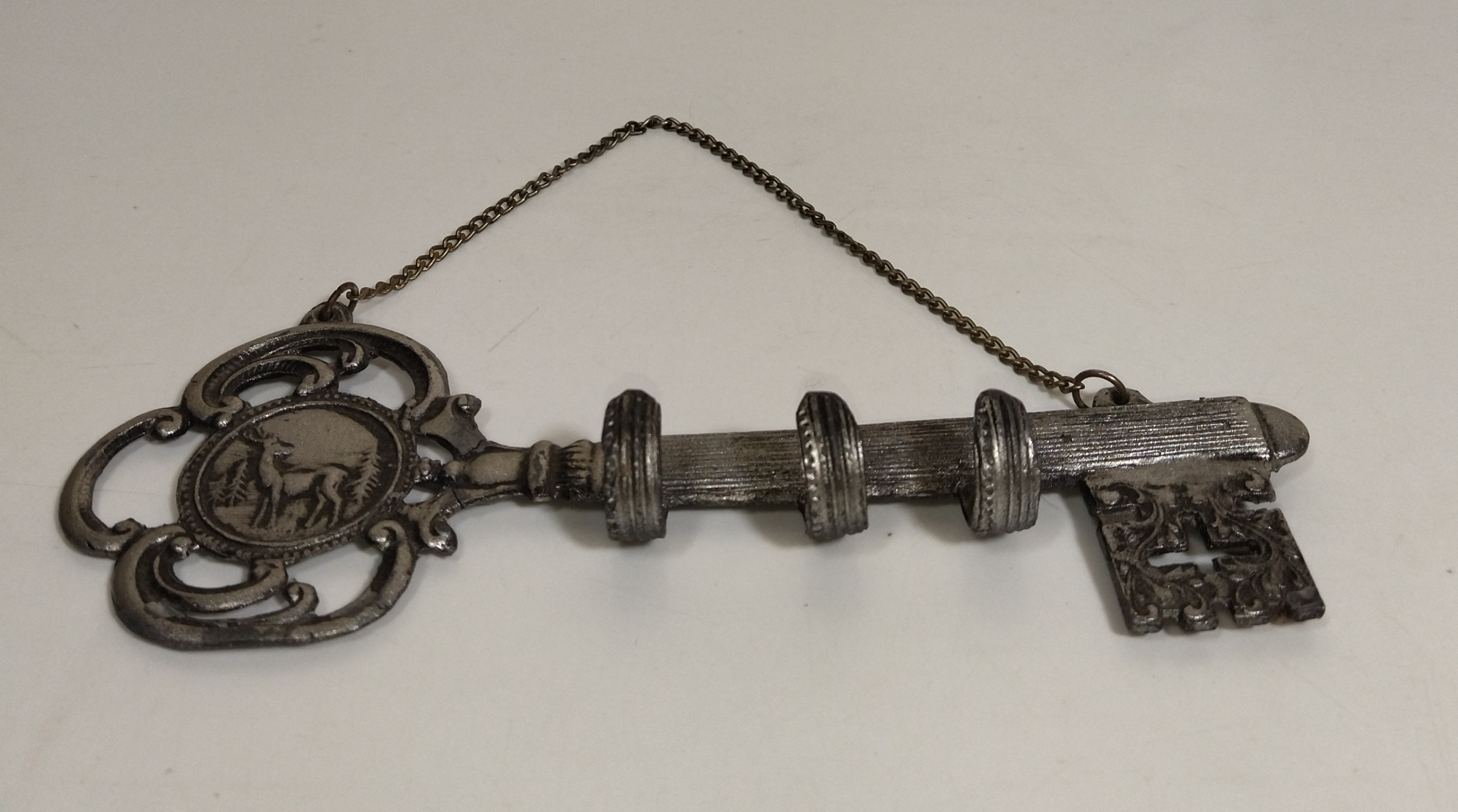 جا کلیدی دیواری طرح کلید1-7