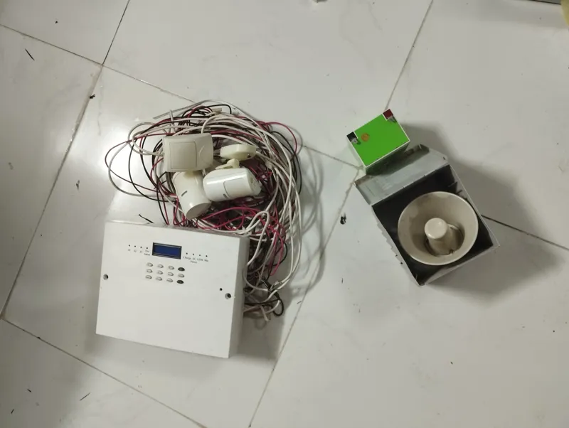 دزدگیر با 3 چشم