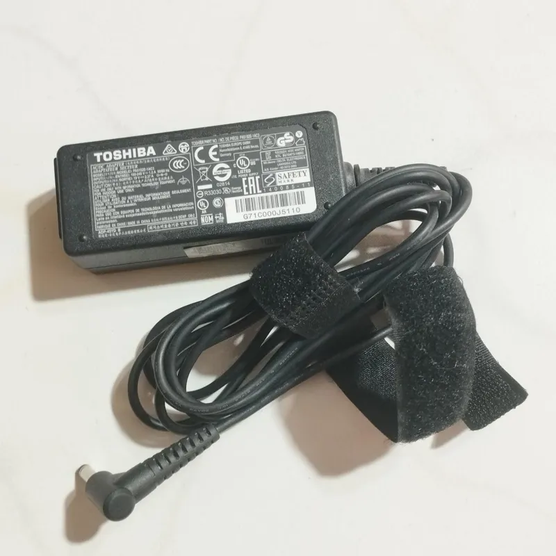 شارژر لپ تاپ توشیبا