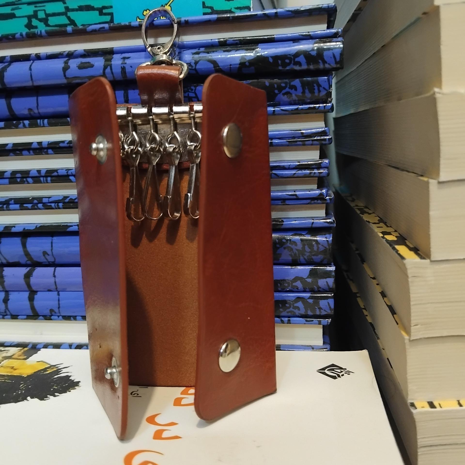 جاکلیدی چرم/ گیره دار، بسیار زیبا، مناسب هدیه 60 ت