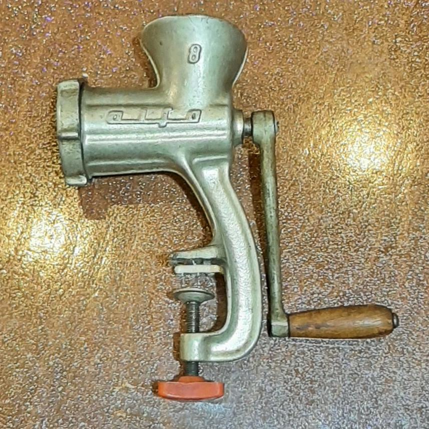 چرخ گوشت آنتیک 8