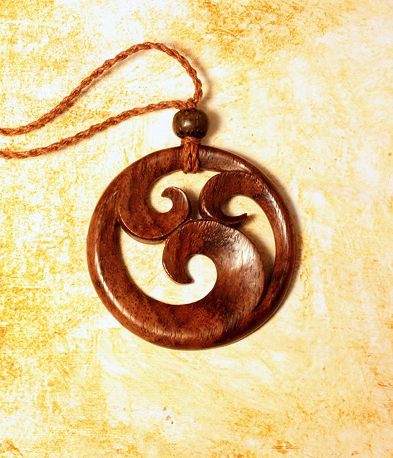 گردنبند چوبی امواج با چوب کهور