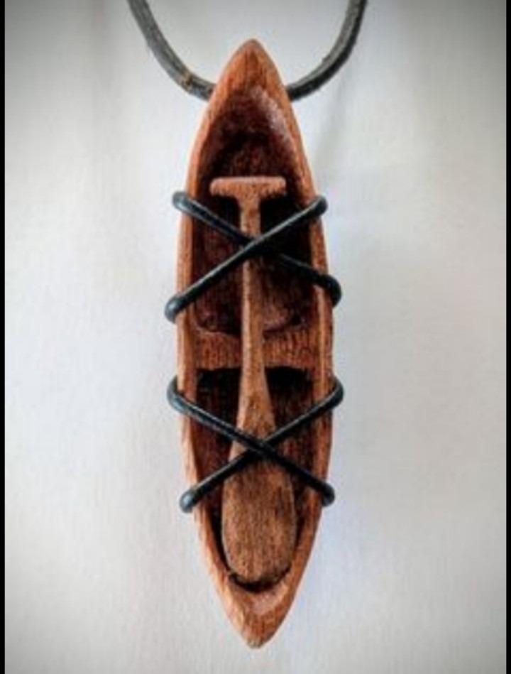 گردنبند چوبی قایق و پارو با چوب کهور