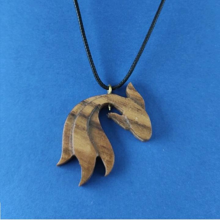 گردنبند چوبی دست ساز ماهی با چوب اقاقیا