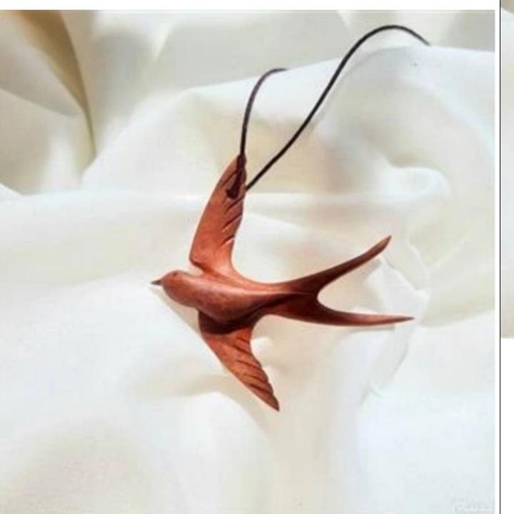 گردنبند چوبی پرستو با چوب گردو