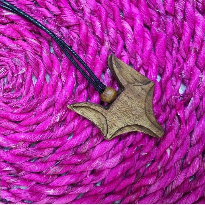 گردنبند چوبی دست ساز روباه با چوب زیبای توت