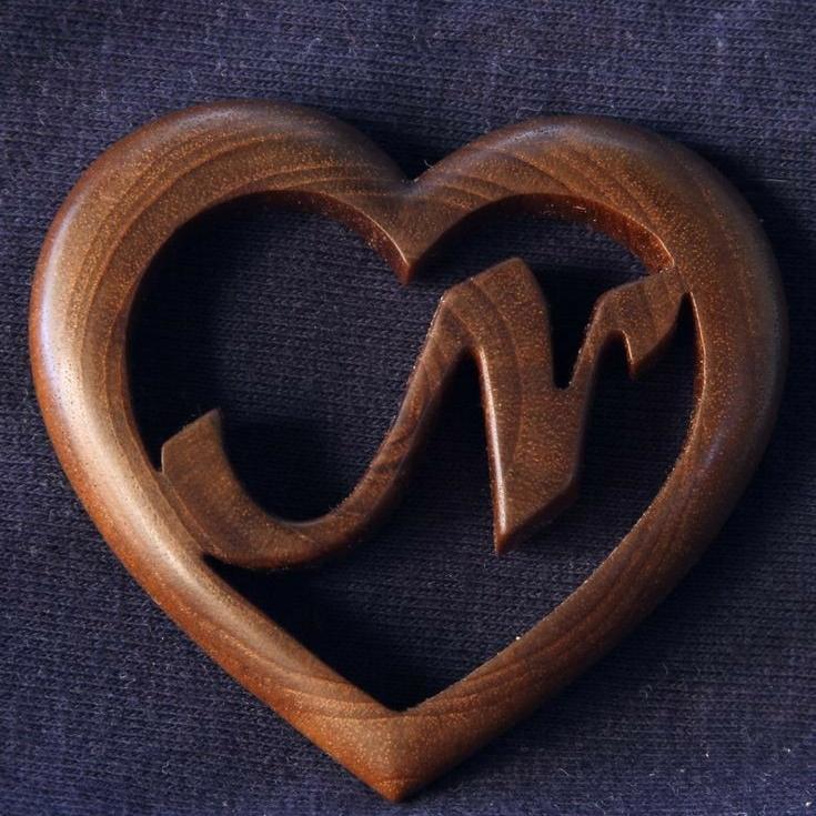 گردنبند چوبی قلب و حرف انگلیسی طبق سفارش شما