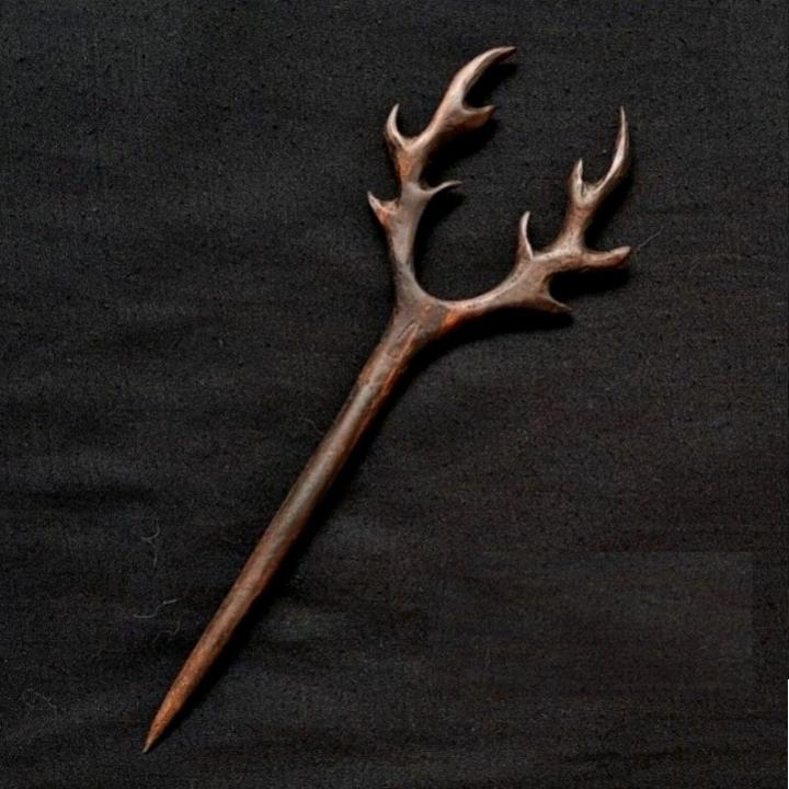 پین مو چوبی شاخ گوزن با چوب گردو تیره