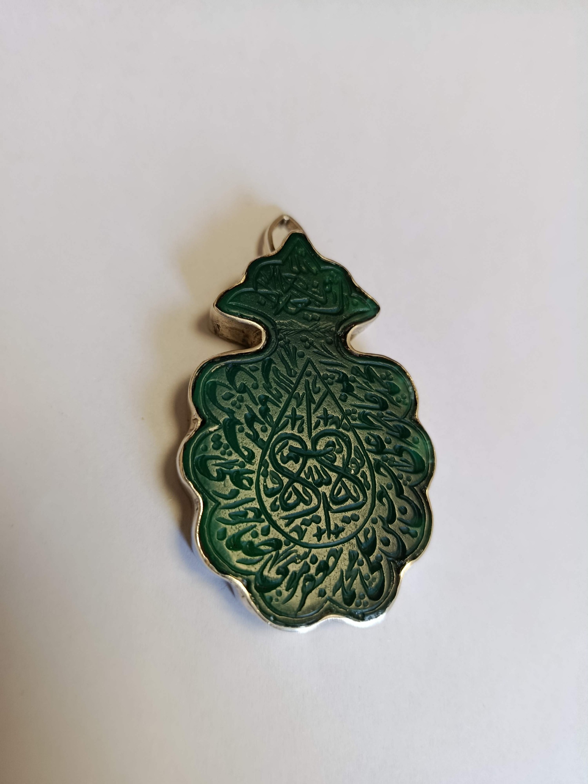 گردن آویز قدیمی