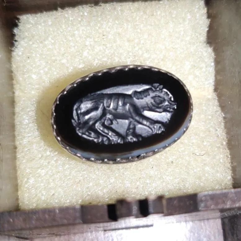 انگشتر کهنه نقش قدیمی روی عقیق