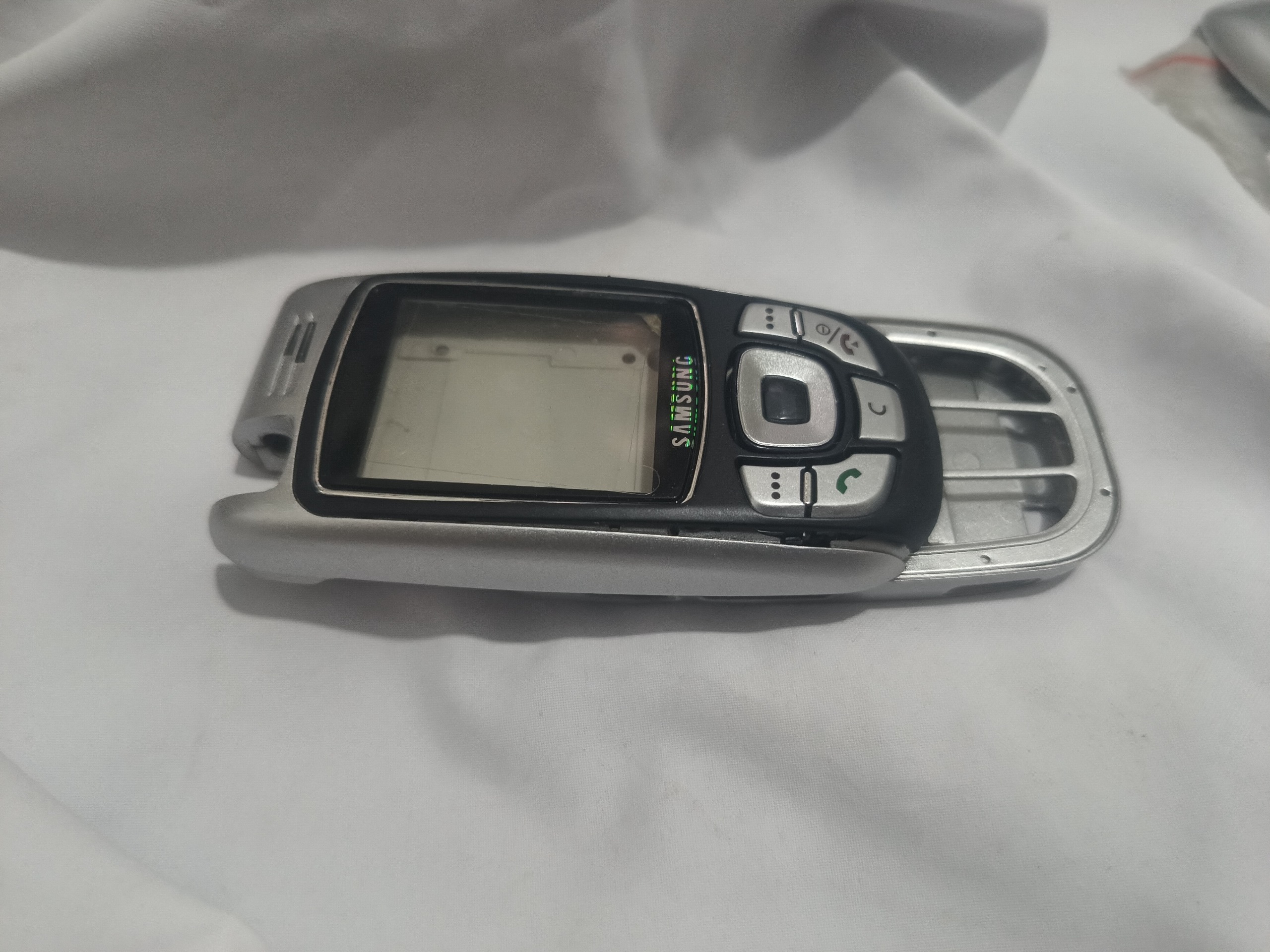 قاب کشویی قدیمی سامسونگ Samsung E810