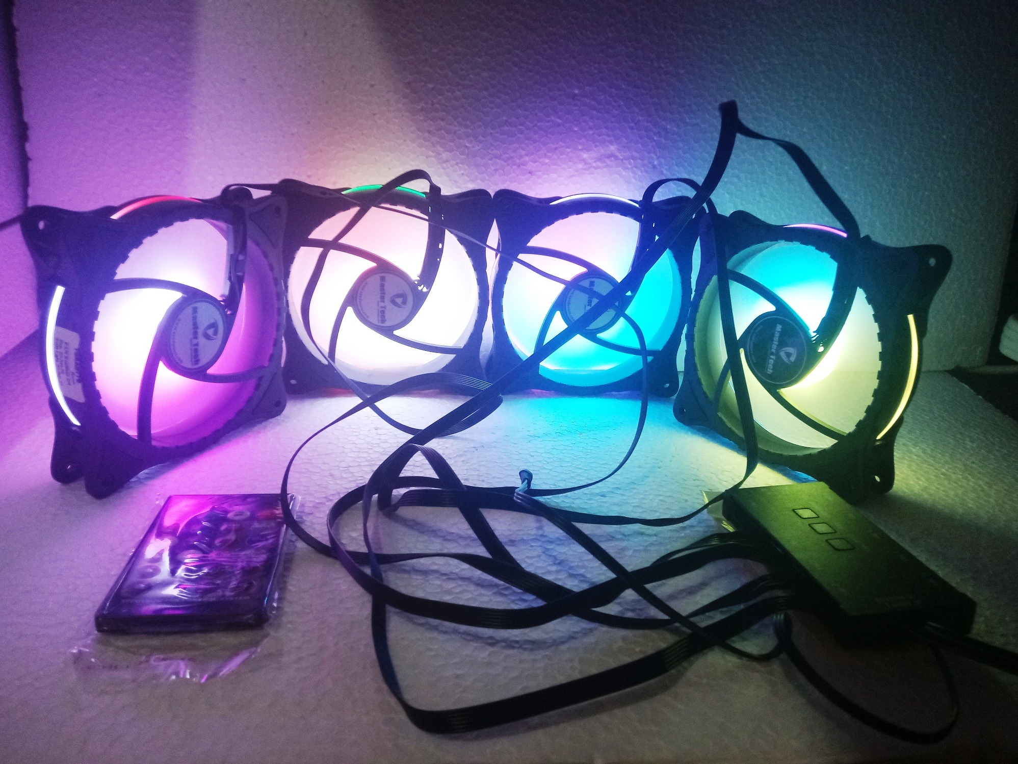 4 تا فن RGB اریجینال MasterTech با کنترلر و ریموت