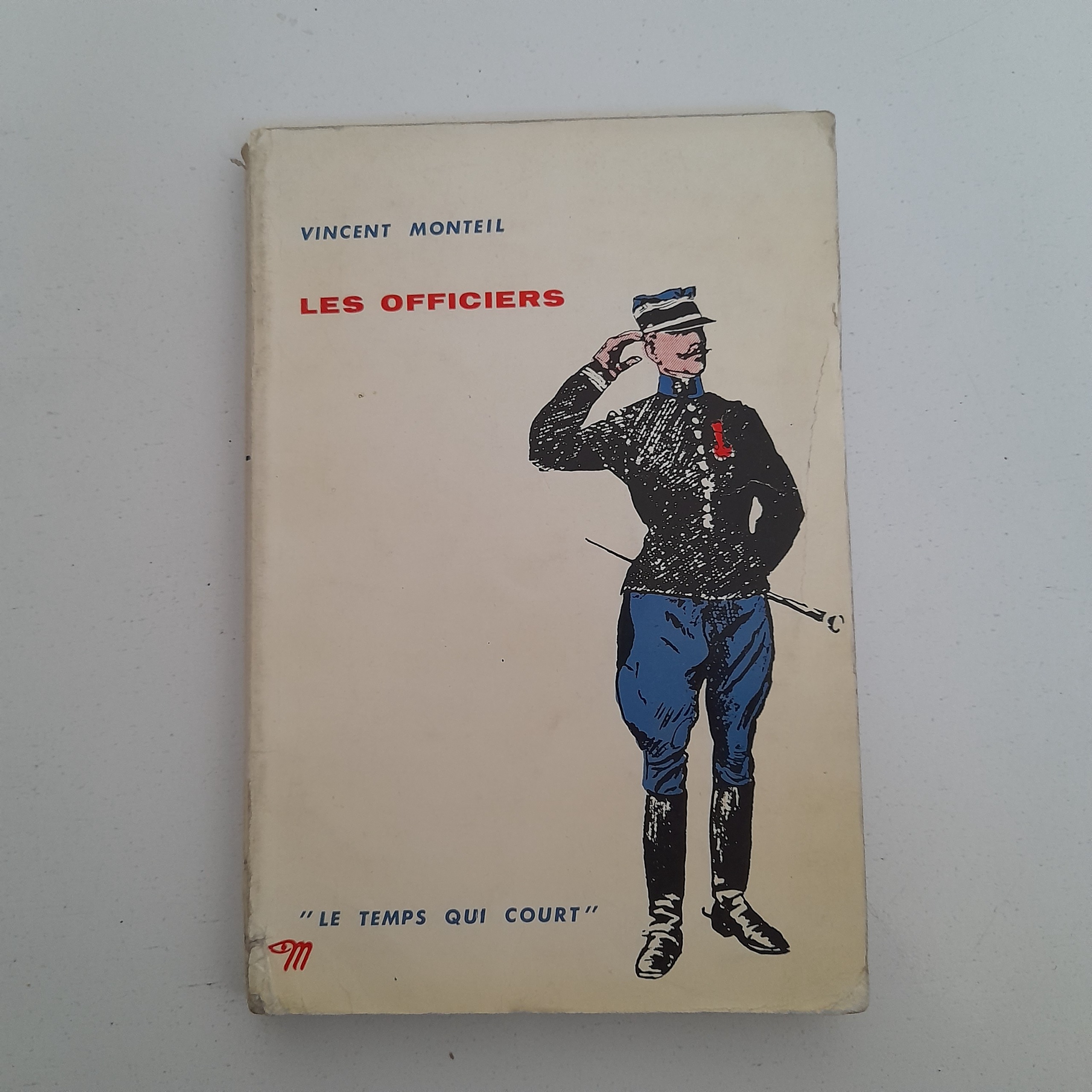 Les officiers Vincent Monteil